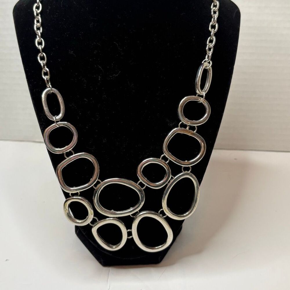 Daisy Fuentes Silver Tone Bubble Circle Oval Bib Necklace - Picture 4 of 6